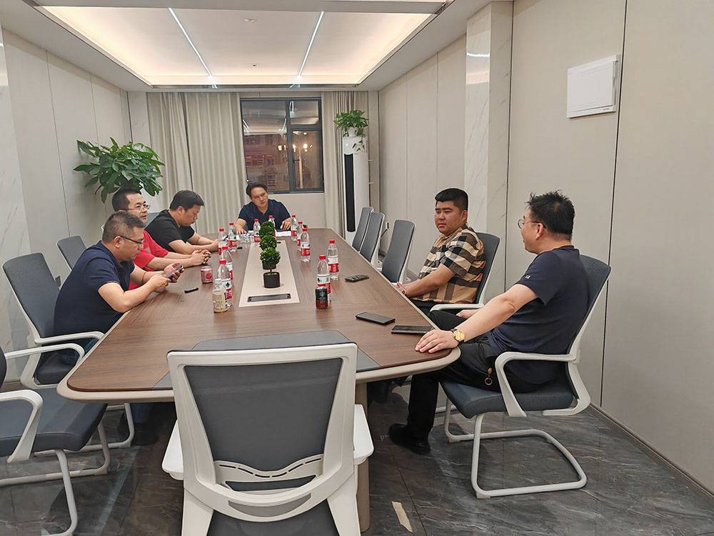 公司总经理参加德兴网红夜市发展研讨会